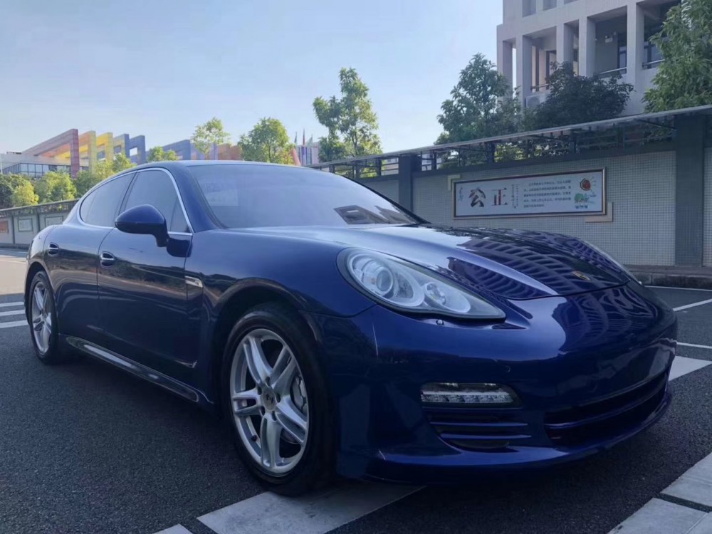 保時(shí)捷Panamera