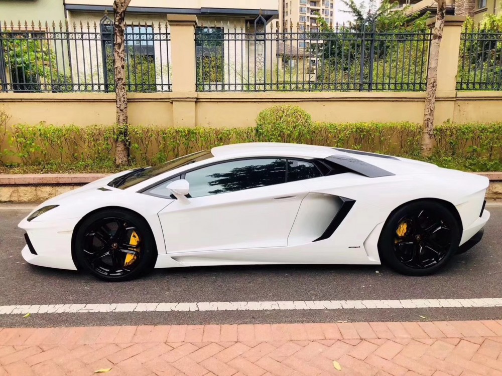 aventador LP700-4 Roadster